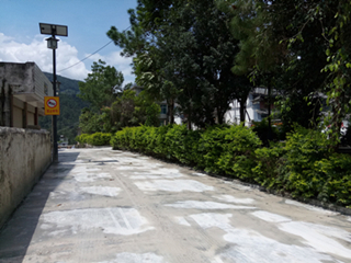 勐板乡街道太阳能路灯 (2).jpg